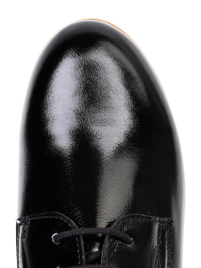 1957050